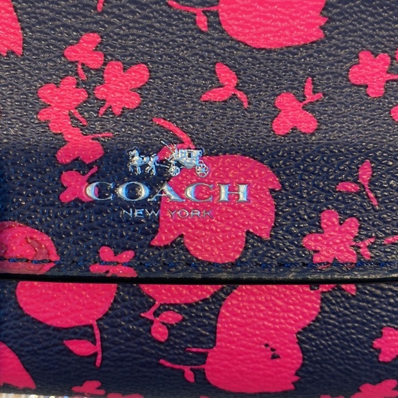 ❤️Sold❤️ Navy Blue and Pink Floral Wallet ❤️ - Picture 2 of 8